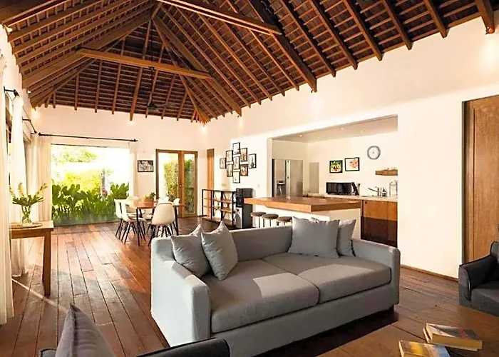 Villa Palm 3 Bedroom Private Pool W/ Garden View Ir105a