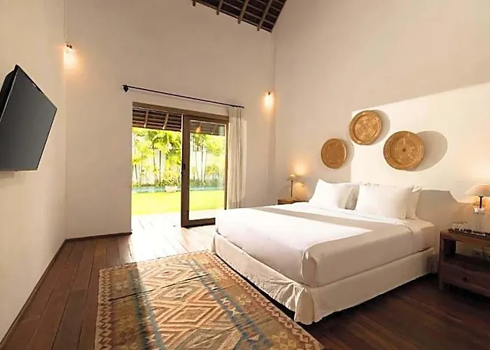 Palm 3 Bedroom Private Pool W/ Garden View Ir105a Kerobokan
