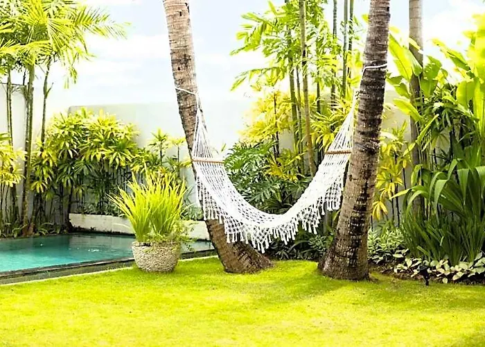 Palm 3 Bedroom Private Pool W/ Garden View Ir105a Kerobokan
